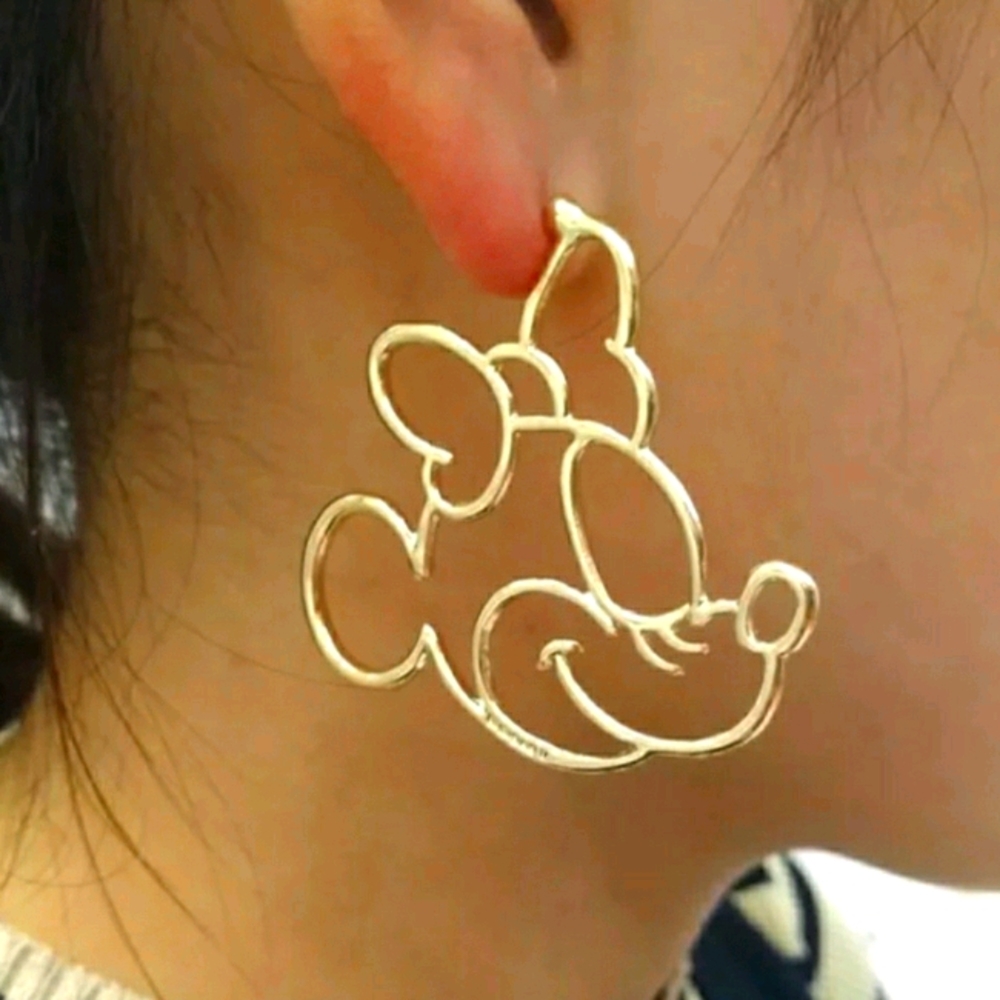 🎀Gold Minnie Mouse🎀Outline Earrings🎀